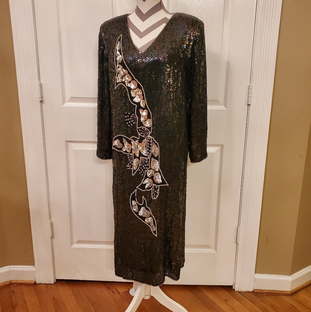 Jewel Queen Silk Sequined Goal